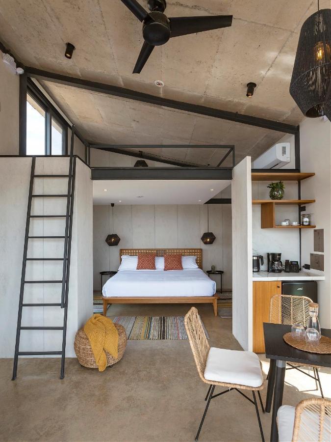 Eolia Sustainable Design Hotel Manta Bagian luar foto
